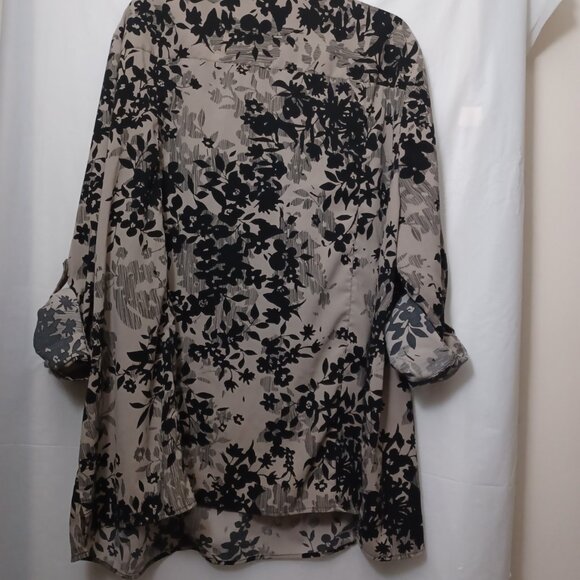 MAGGIE BARNES CONVERTIBLE SLEEVE FLORAL PRINT BUTTON DOWN SHIRT - Picture 11 of 15